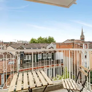 https://2br-in-toulouse-colors-with-balcony-close-to-the-train.midi-pyreneeshotels.com