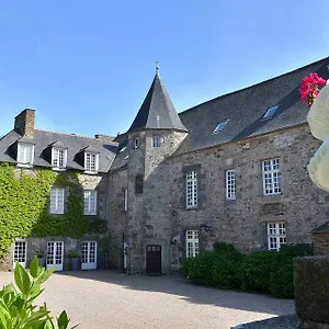 Chateau De La Motte Beaumanoir Bed and breakfast