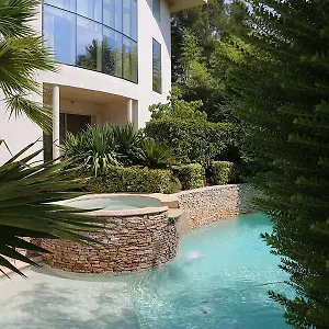 https://villa-saint-jean-appart-hotel.fr-provencehotel.com