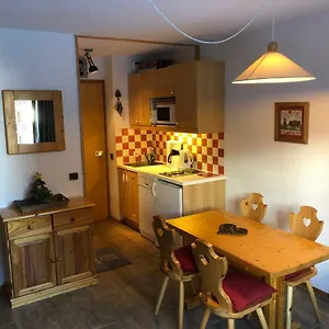 https://cembros-2.hotels-rhonealpes.com